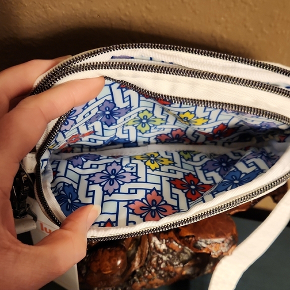 Lug NWT Quilted White Convertible Crossbody Bag - Picture 8 of 11